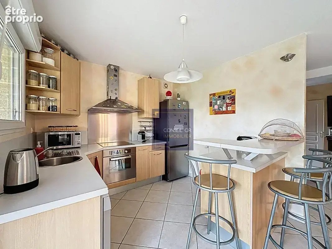 Maison - T5 - 148m2 - Terrain 750m2 - photo 4