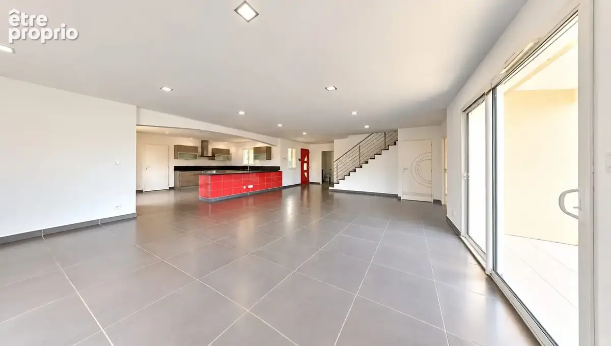 Maison 6 pièces 143 m² à vendre à Saint-Bonnet-Pres-Riom (63200) - photo 2