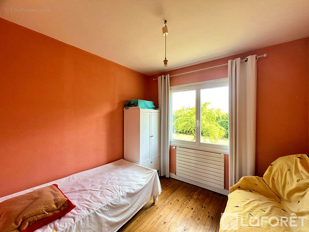 Maison à AMBARES-ET-LAGRAVE