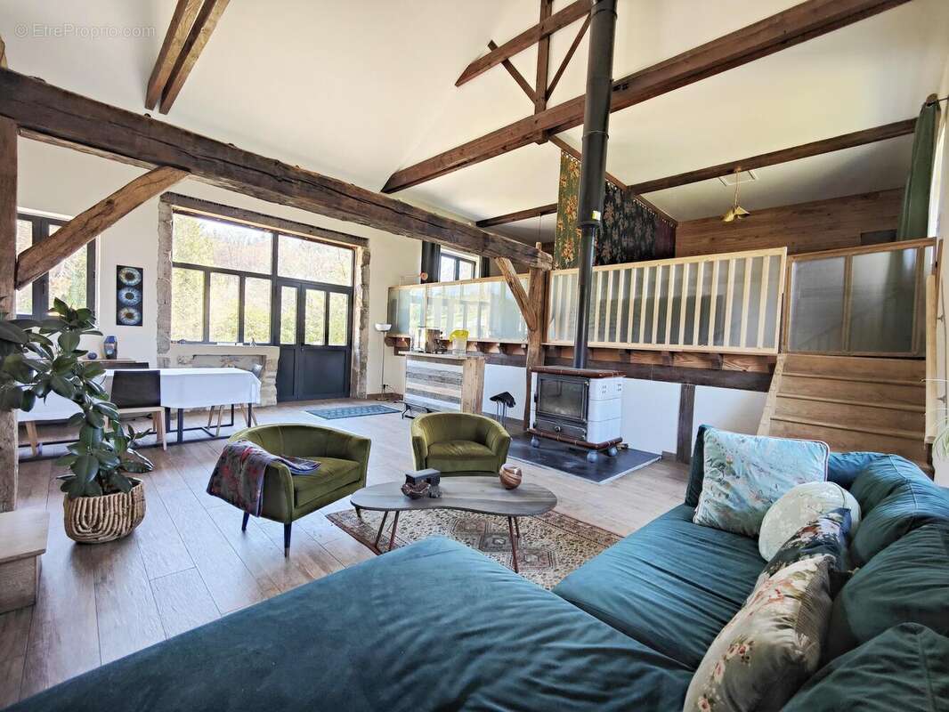 Maison 179 m² à Saint-Leonard-De-Noblat  - photo 6