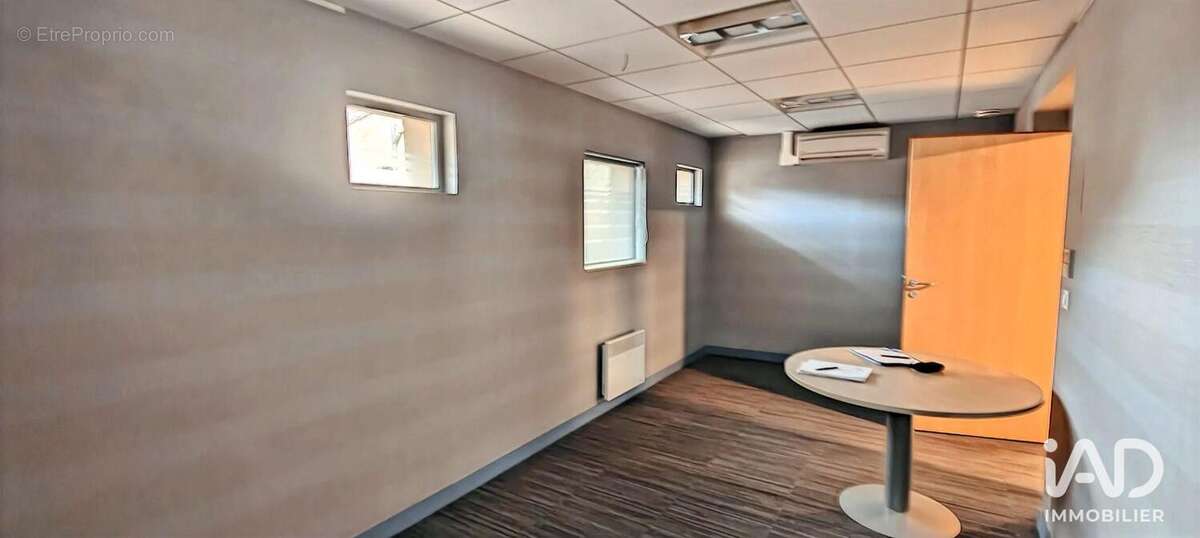 Photo 4 - Commerce à ABLIS