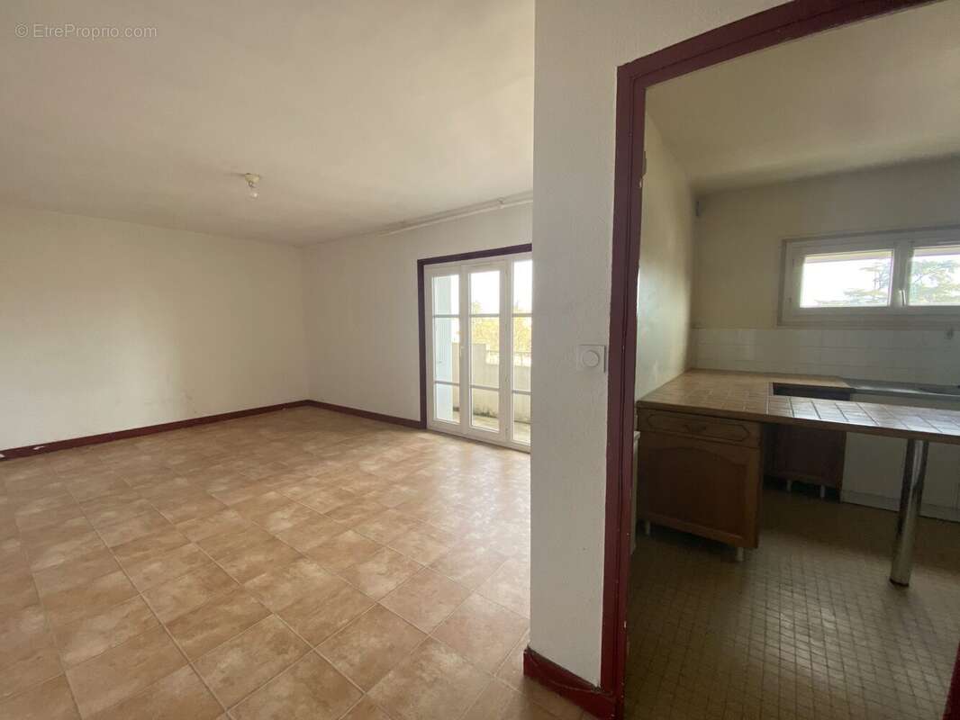 Appartement à BOURG-DE-PEAGE