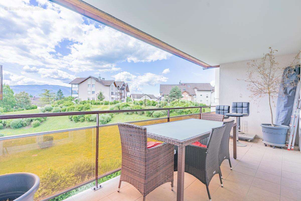 Appartement à POISY