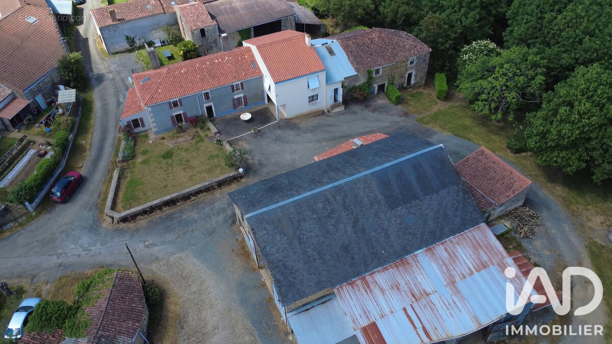 Photo 1 - Maison à L'HERMENAULT