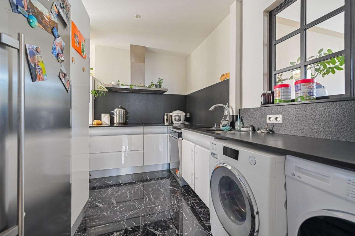 Appartement à PARIS-19E