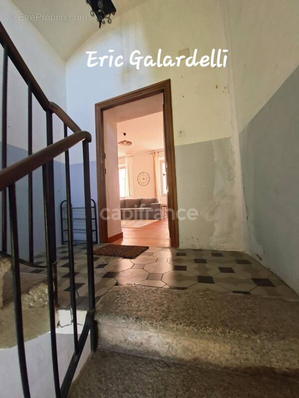 Appartement à SAINTE-LUCIE-DE-TALLANO