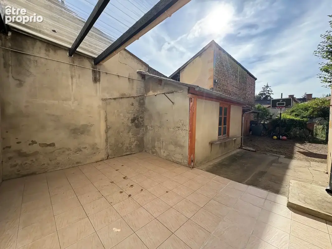 Charlieu - appartement de type 2 en rez-de-jardin avec terrasse et extérieur privatif - photo 10