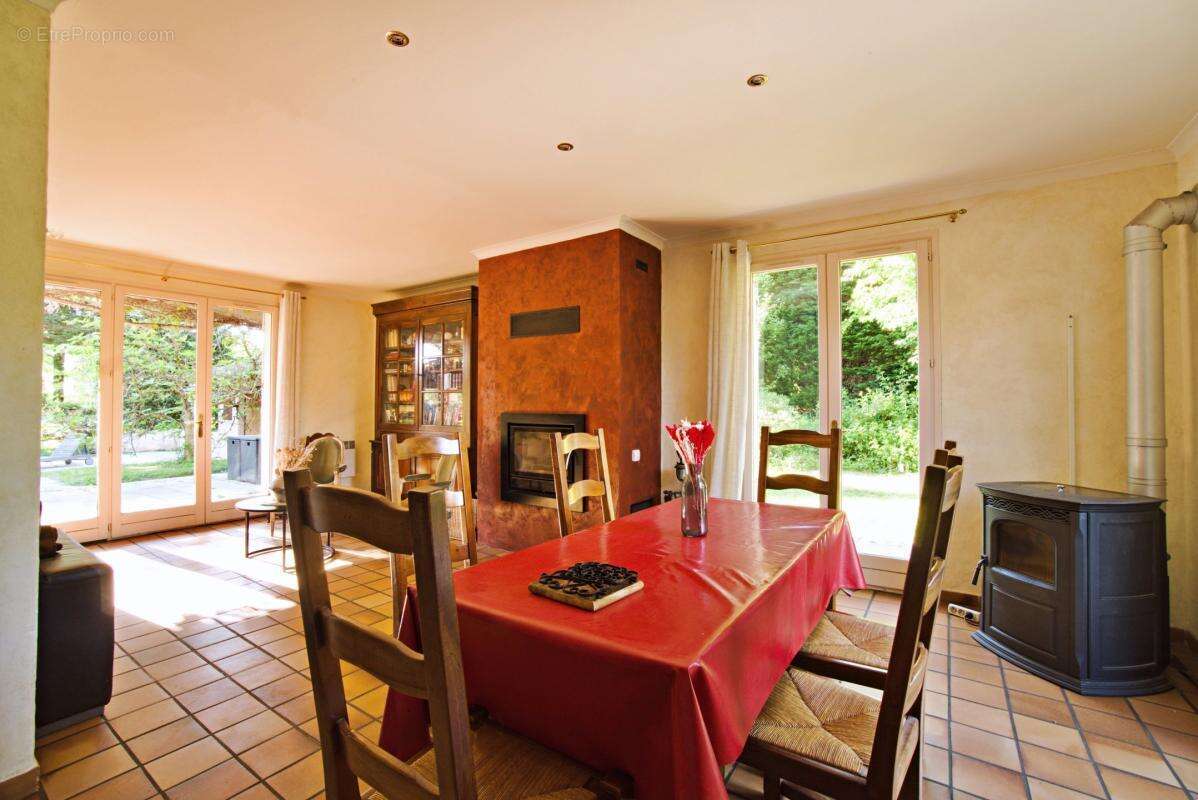 Maison à MESSIMY-SUR-SAONE