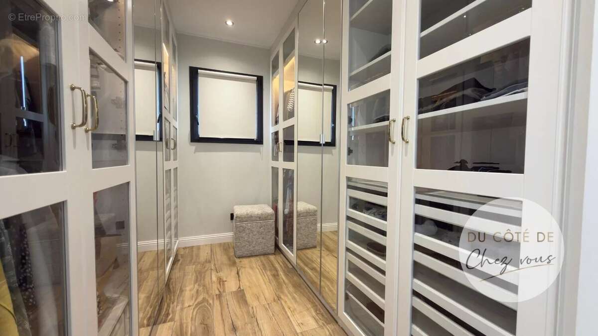 Maison à LE PAVILLON-SAINTE-JULIE