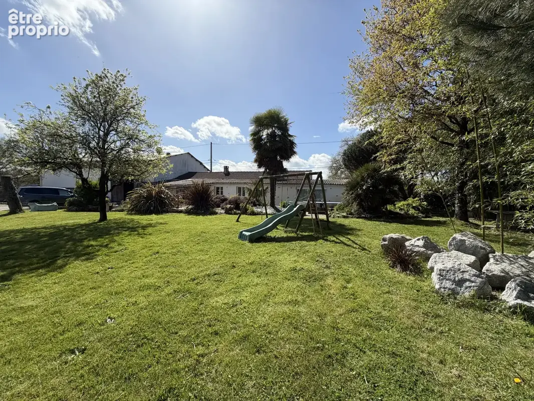 longère 4 chambres et bureau sur 2280 m2 de terrain avec bâtiment de 180 m2 - photo 20