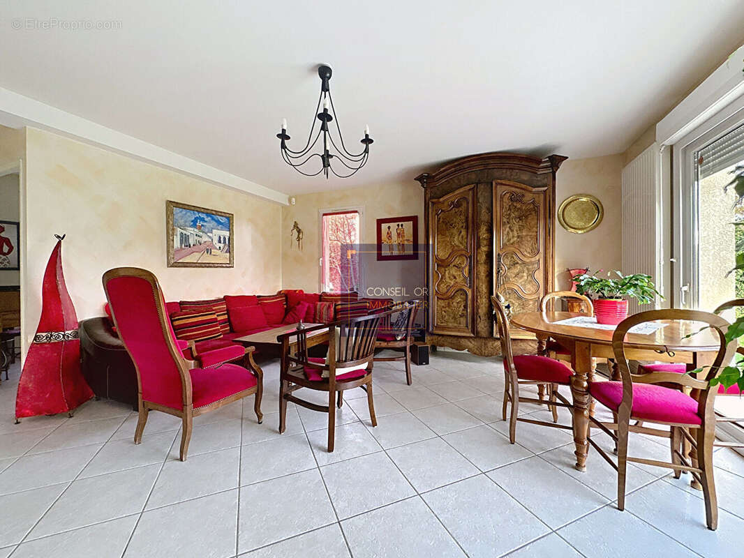 Maison à SAINTE-FOY-LES-LYON