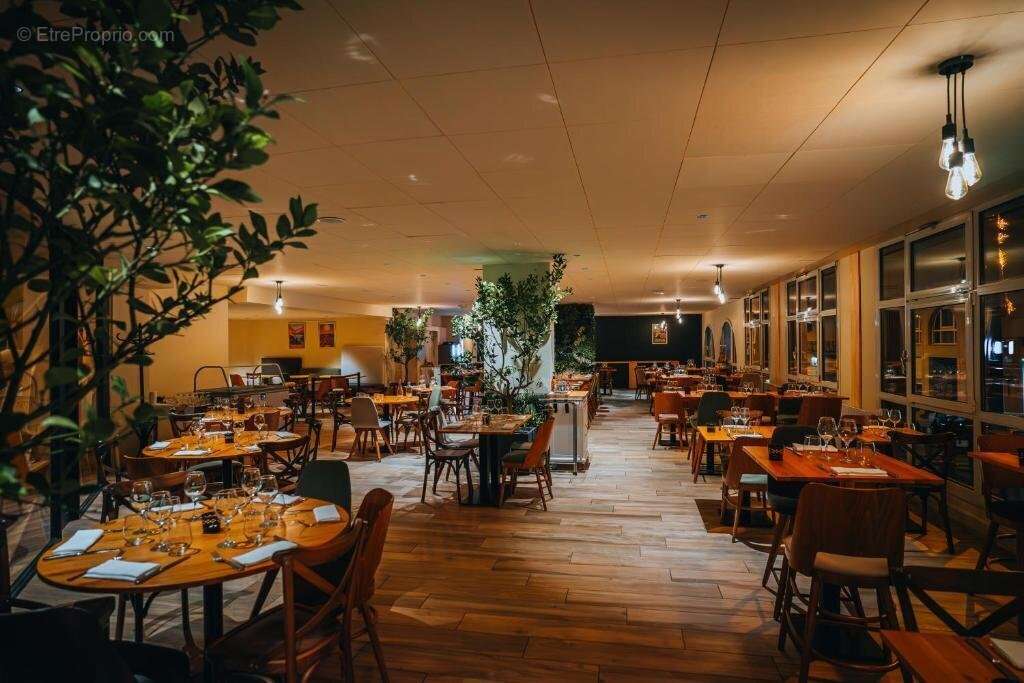 INVESTISSEMENT LOCATIF  Cauterets  Résidence Appart'Hôtel Garden & City  8,12 % de rentabilité - photo 9