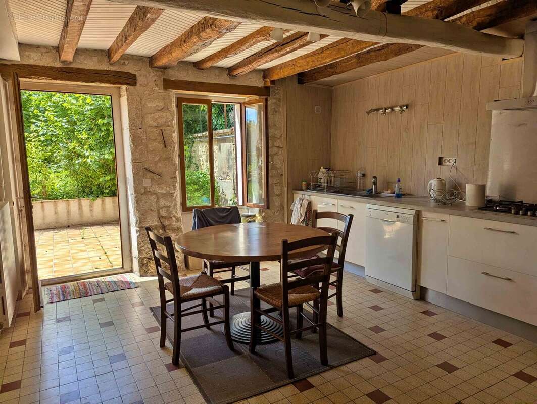 cuisine maison à vendre - Maison à CHAMPS-SUR-YONNE