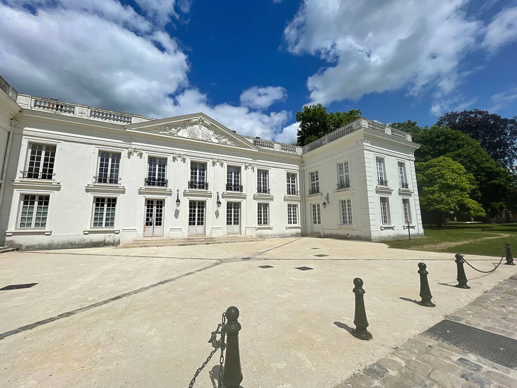 Appartement à MORIGNY-CHAMPIGNY