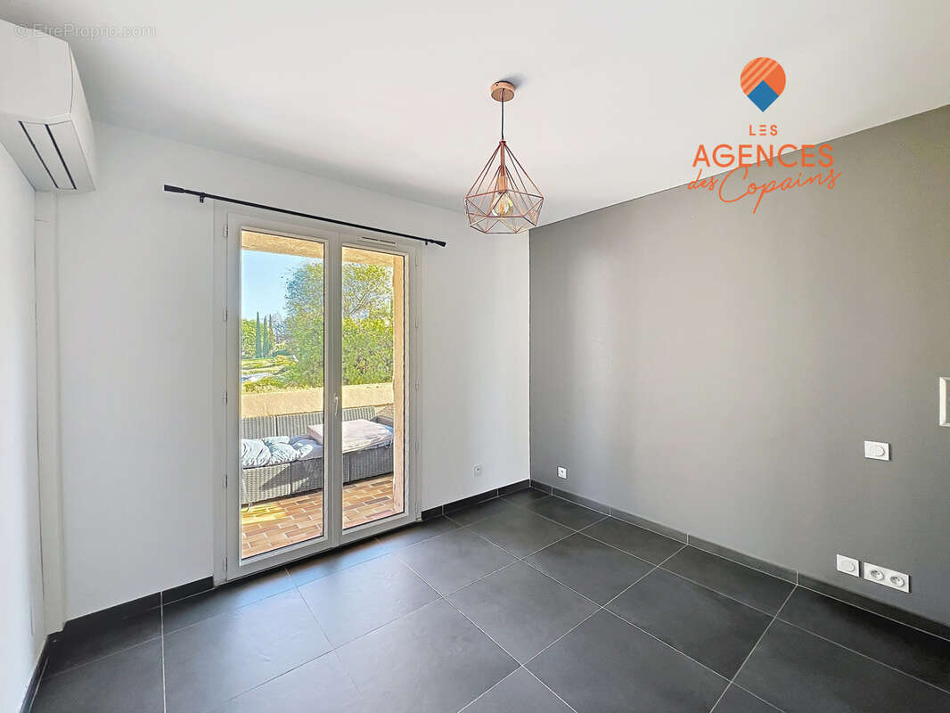 Appartement à CARQUEIRANNE