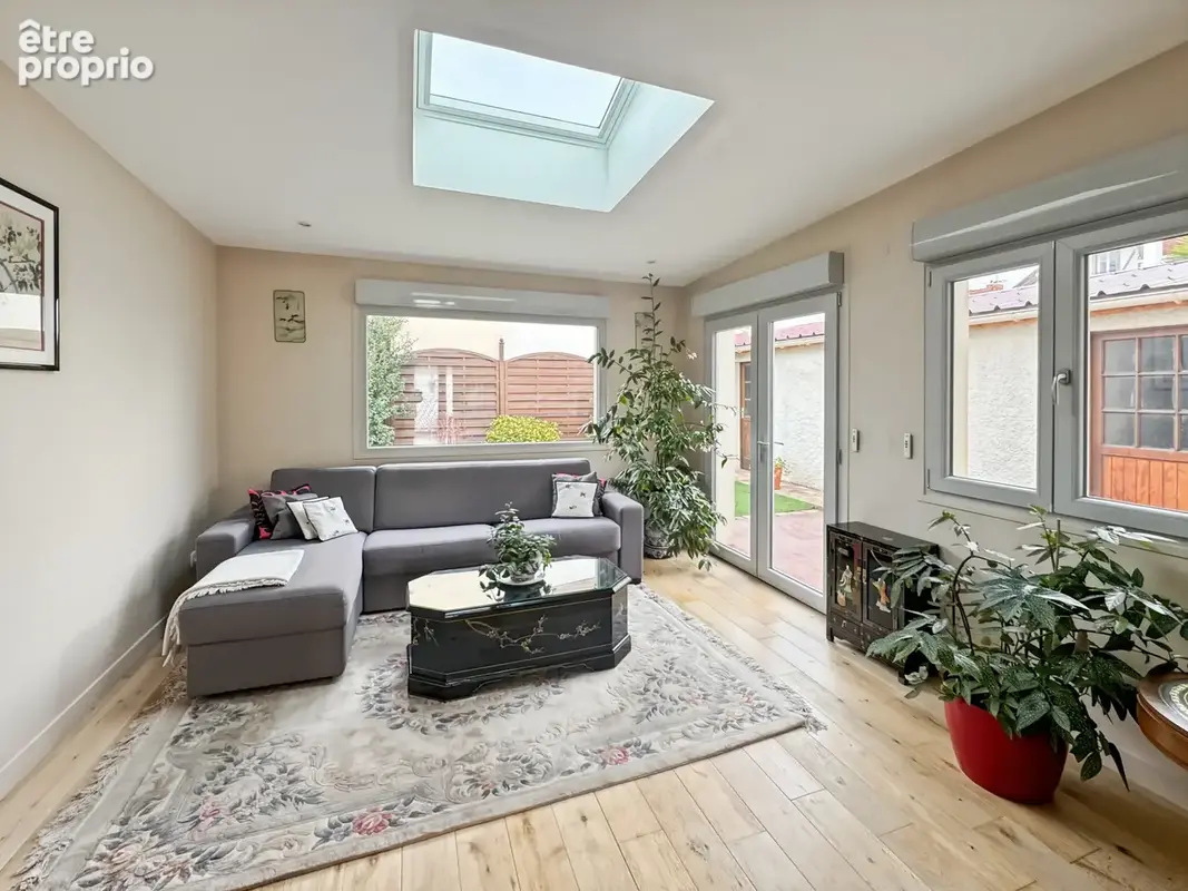COURBEVOIE 92, Rue Hoche - Maison familiale avec jardins de 111m2 habitables + plus de 52m2 d'annexes (garage - photo 10