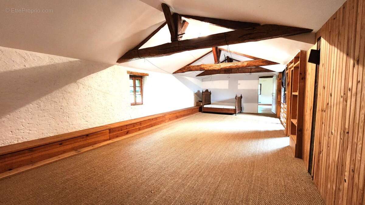 Maison en Pierre 280m² - Terrain 20 317 m² - Dépendances - PISCINE - photo 7