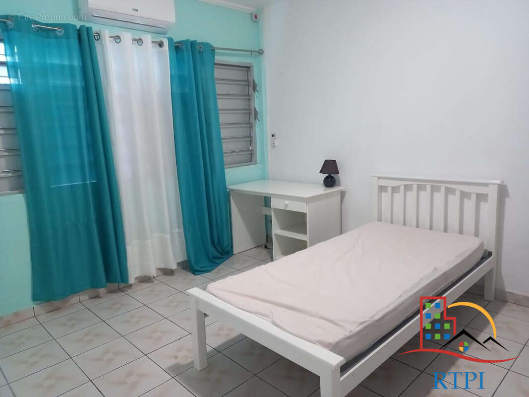 Appartement 65 m² à Les Abymes  - photo 4