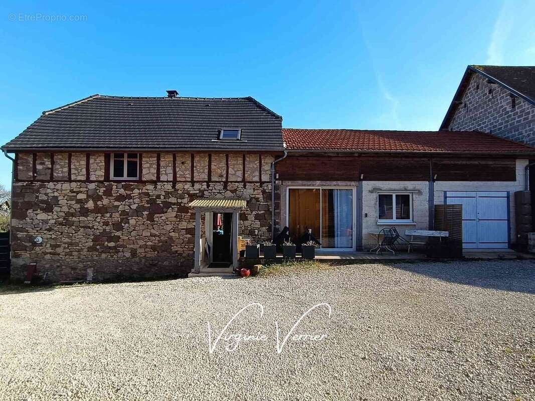 Maison à CUBLAC