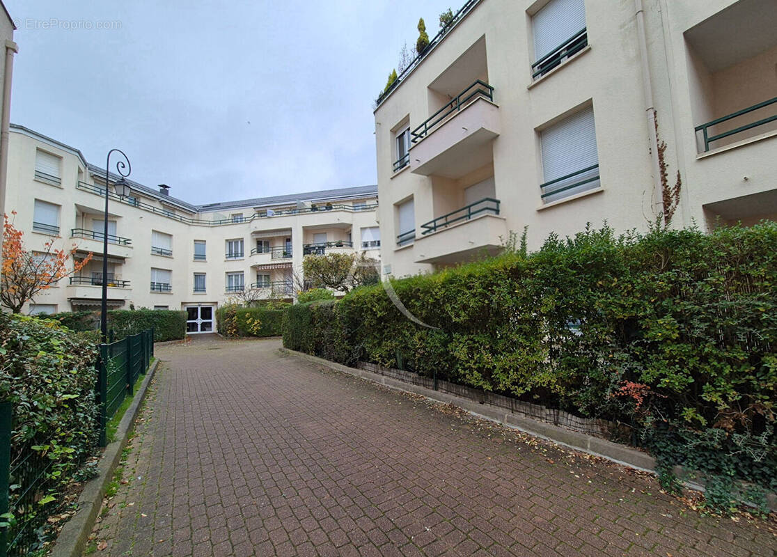 Appartement à LE PLESSIS-TREVISE
