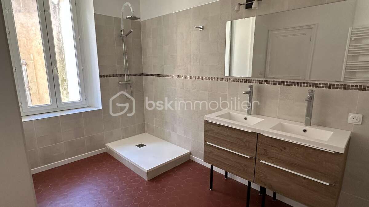 Coup de cœur assuré pour cette maison de village pleine de charme ! - photo 8