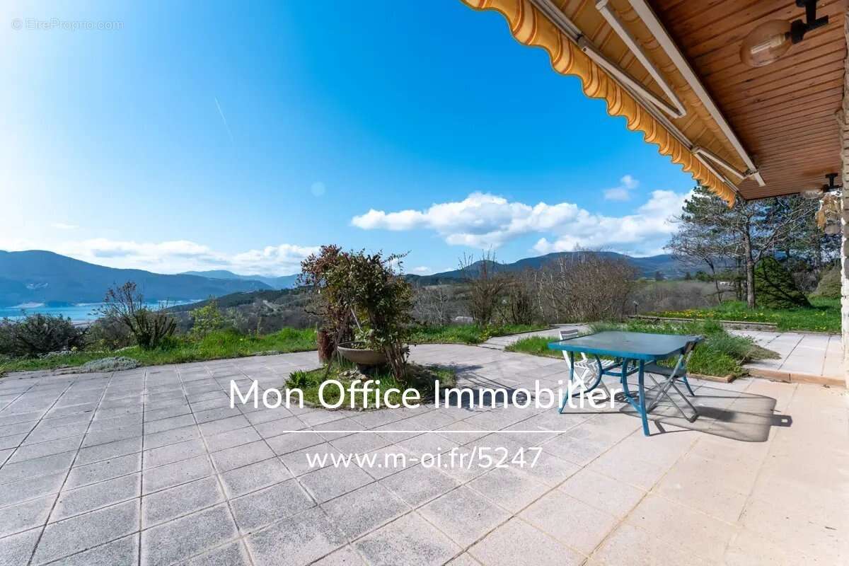 Référence : 6620-MTE. - Maison 200 m²  - terrain 1276 m² - Vue imprenable sur le Lac - photo 3