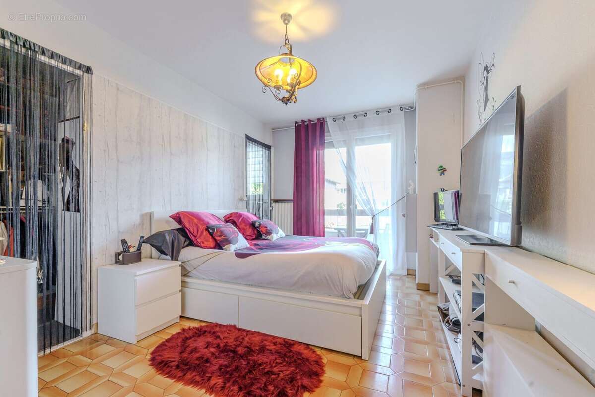Appartement à SAINT-MARTIN-D'HERES