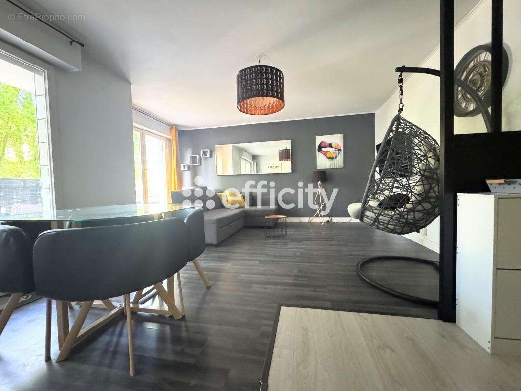 Appartement à TORCY
