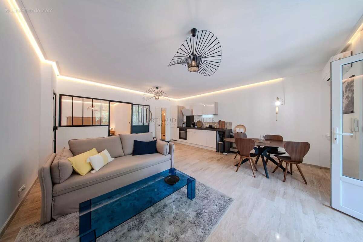 Appartement à ROQUEBRUNE-CAP-MARTIN