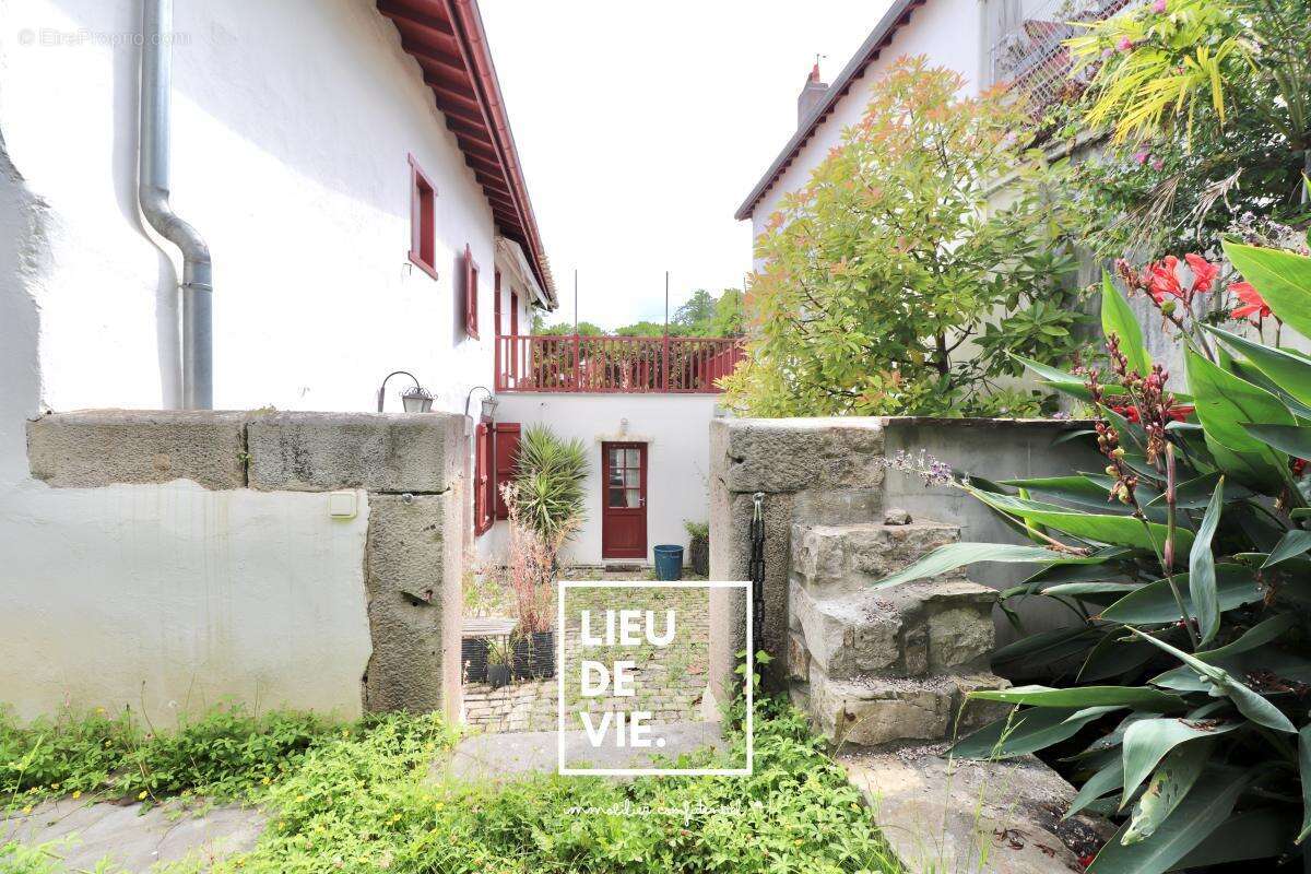 Appartement à CIBOURE