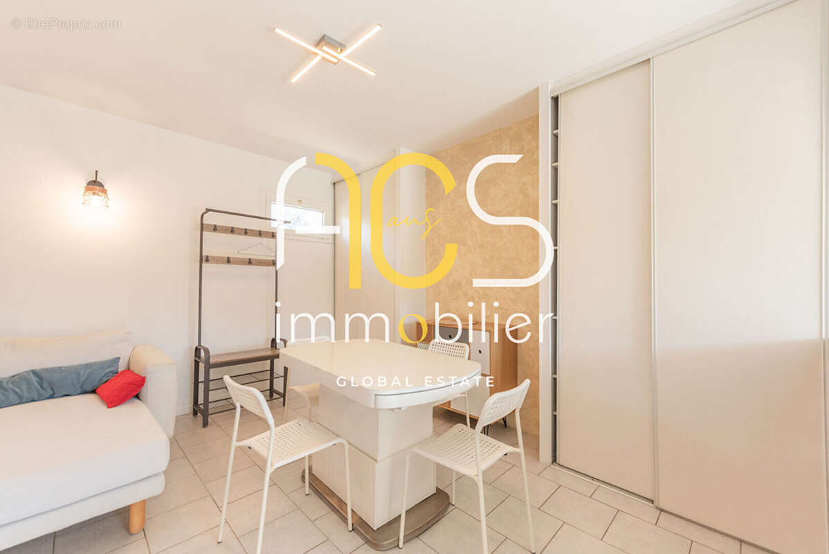 Appartement à CHATEAUNEUF-LES-MARTIGUES