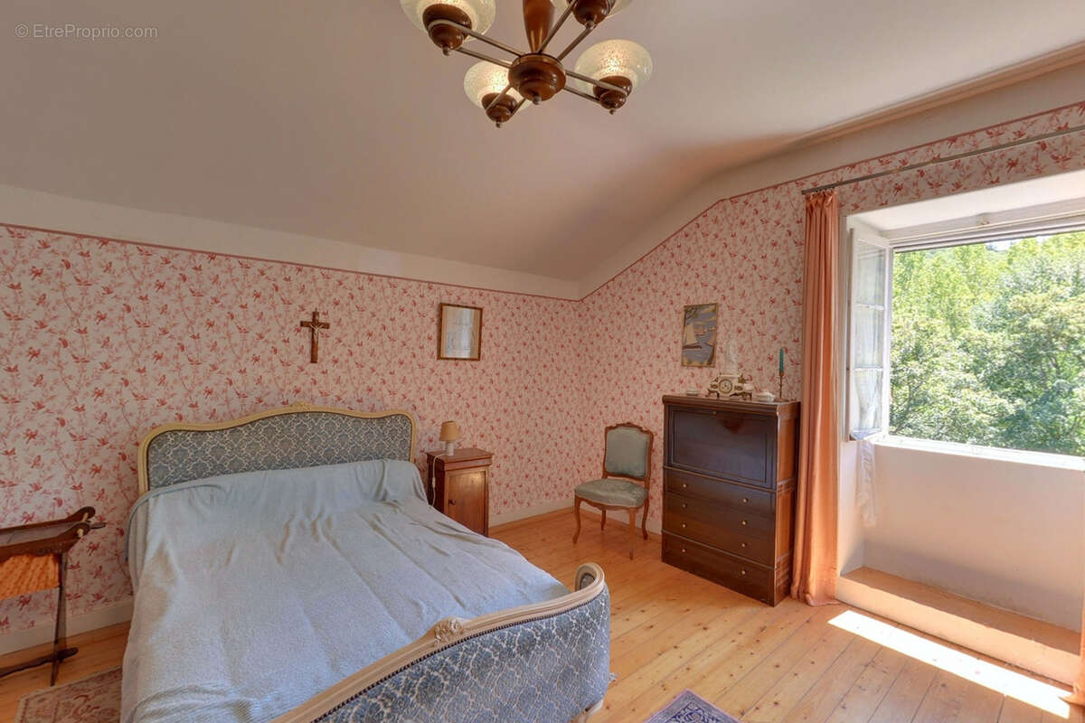 Maison à MARCOLS-LES-EAUX