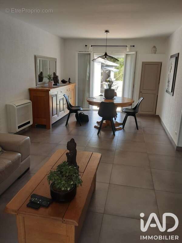 Photo 3 - Maison à ENSUES-LA-REDONNE