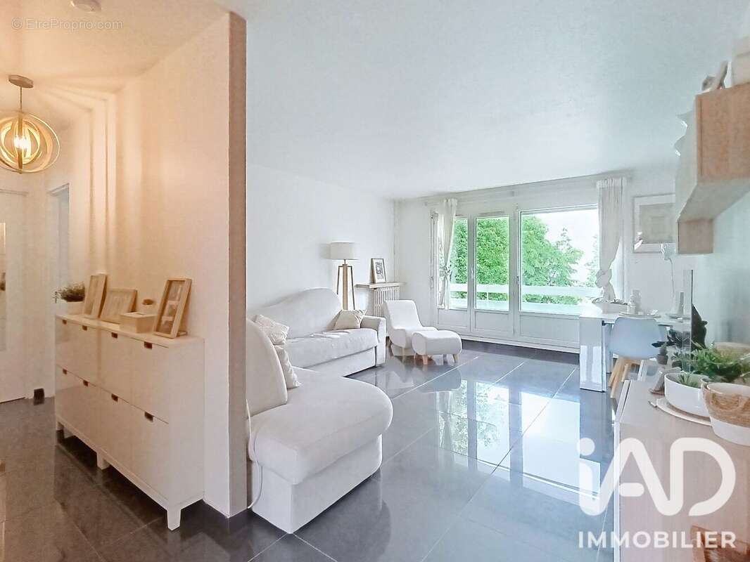 Photo 4 - Appartement à LE PLESSIS-TREVISE