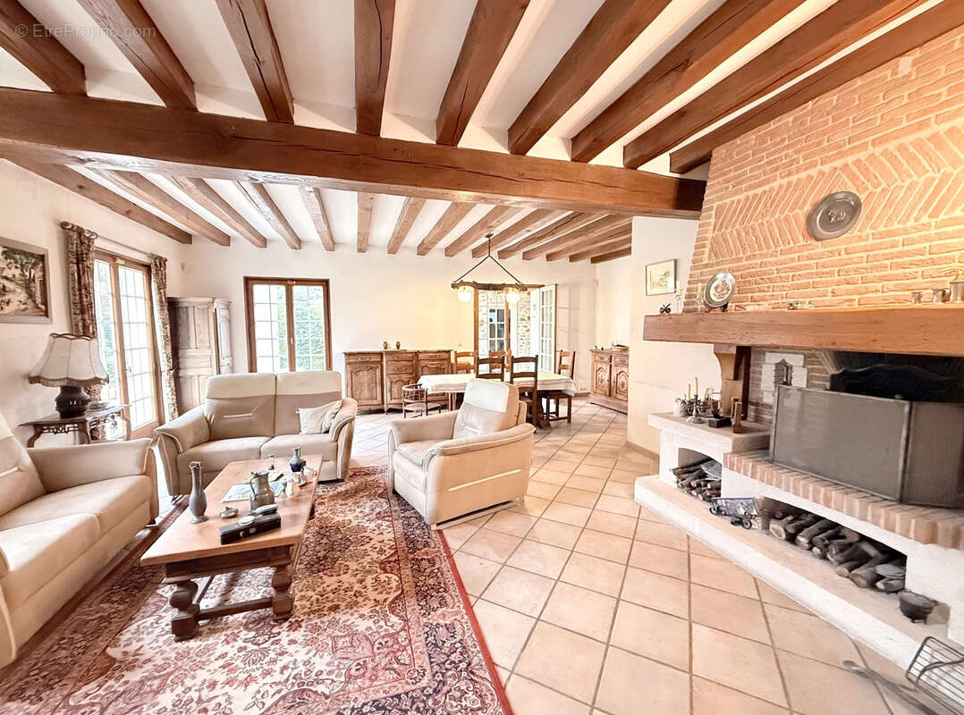 Maison à HOUDAN