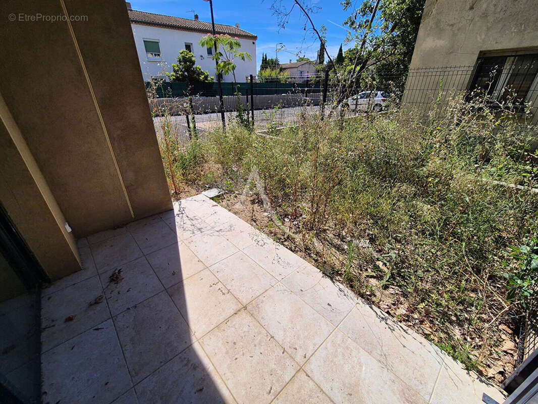 Appartement Neuf Marguerittes 2 pièce(s) 47.62m² - photo 2