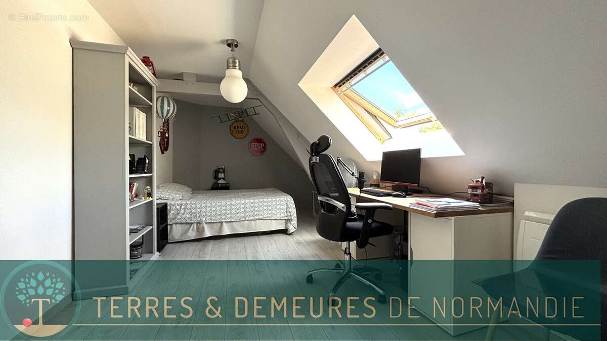 Maison à LE MESNIL-REAUME