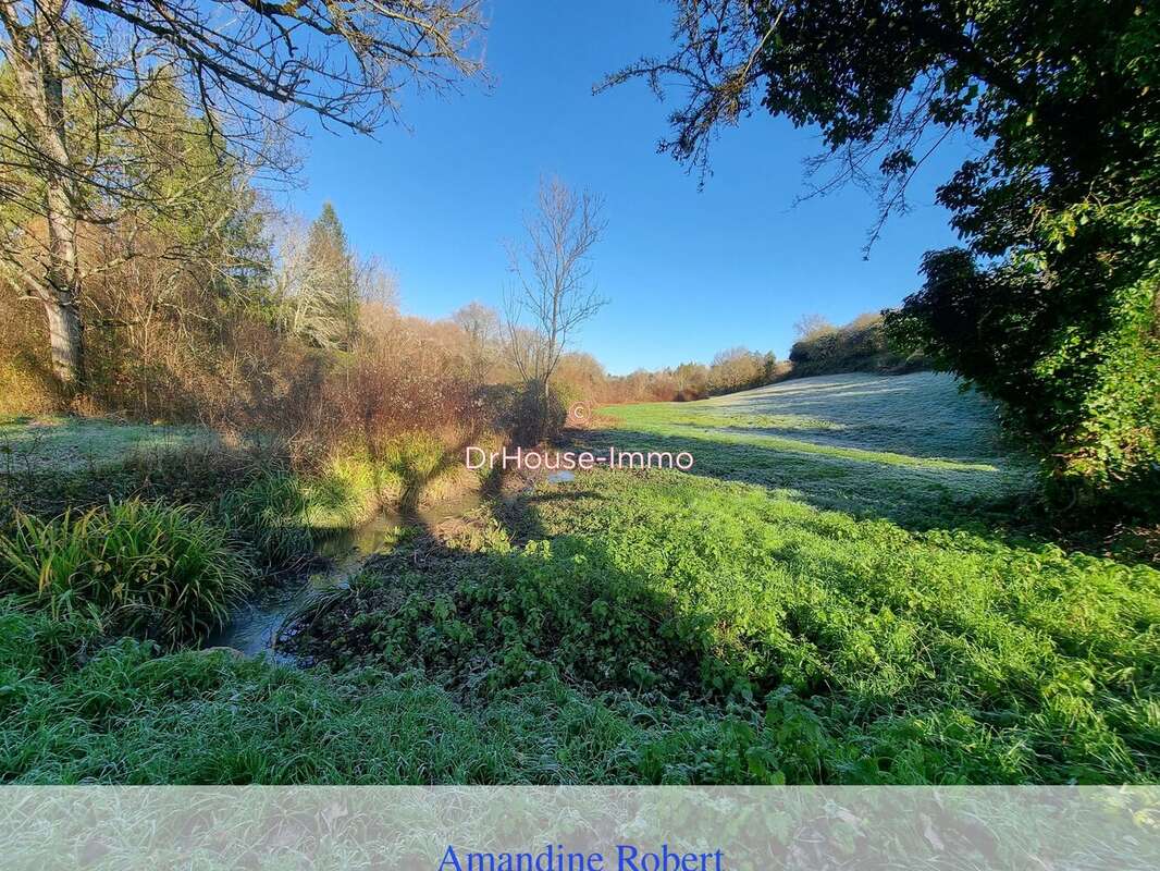 Terrain à MONPAZIER