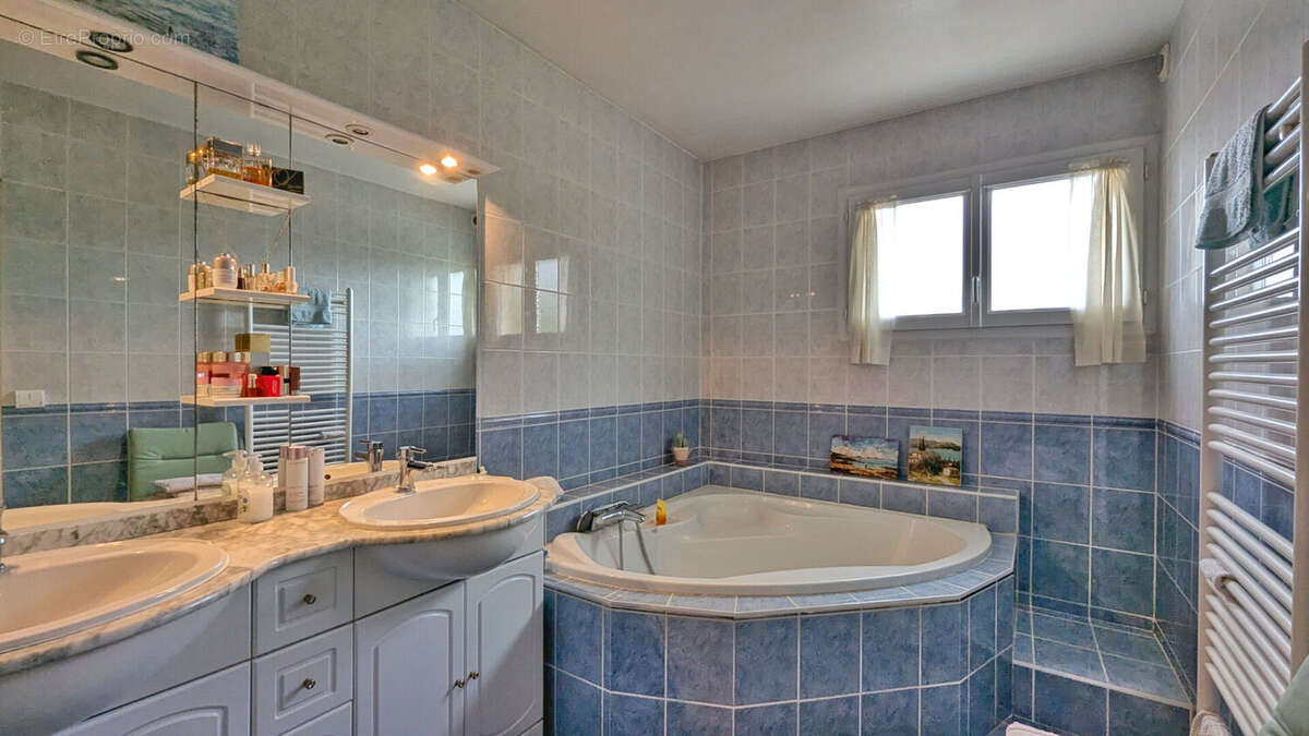 Maison à ALBY-SUR-CHERAN