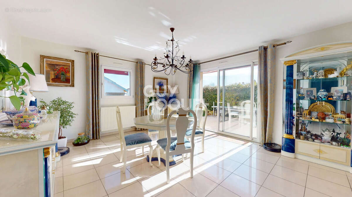 Maison à PORT-SUR-SAONE