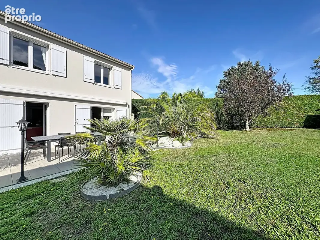 REZÉ HÔTEL DE VILLE - Maison familiale avec grand terrain de 641 m² - photo 1