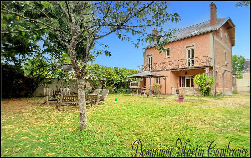 Maison à LA CHARTRE-SUR-LE-LOIR