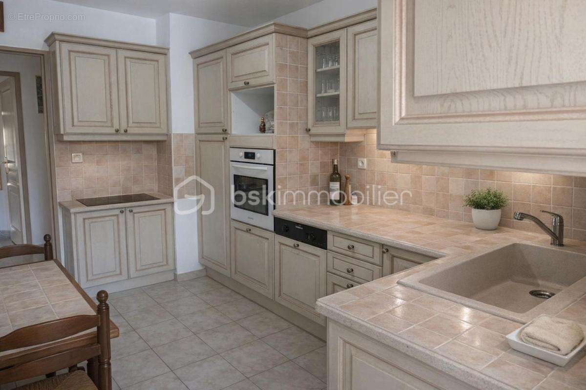 Appartement à SIX-FOURS-LES-PLAGES