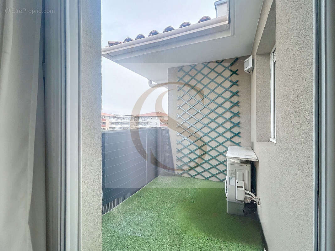 Appartement à PUGET-SUR-ARGENS