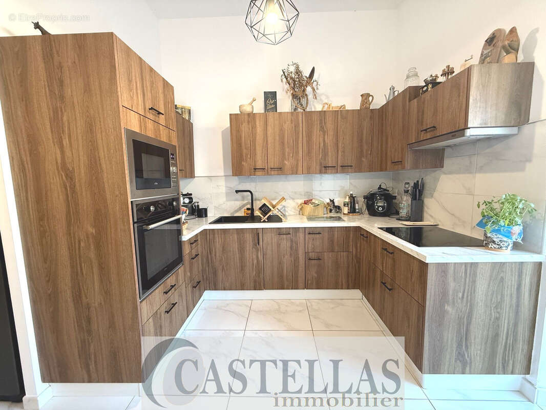 Appartement à ROQUEFORT-LA-BEDOULE