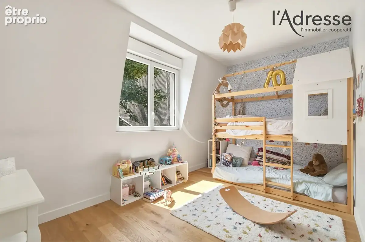 Maison familiale de 180m² avec jardin de 392m² ! - photo 10