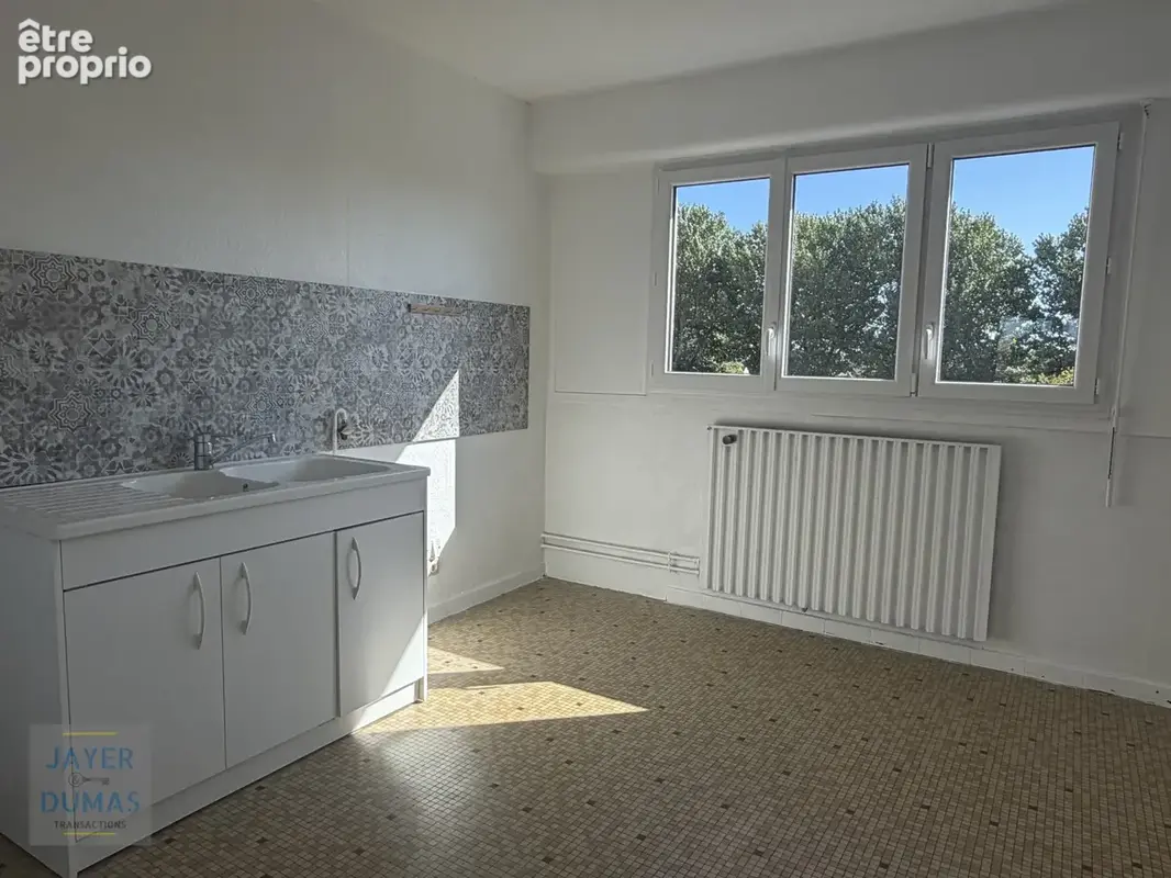 CHALON-SUR-SAONE - Appartement T3 avec Parking - Très belle vue - - photo 5