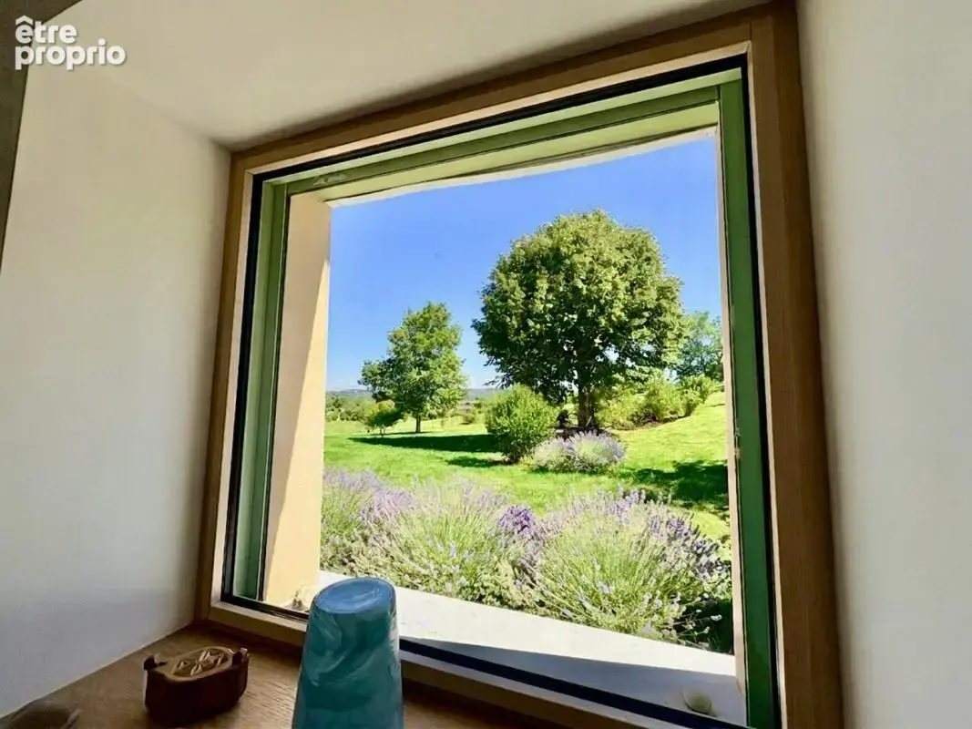 Maison 390 m² à Les Eparres  - photo 14