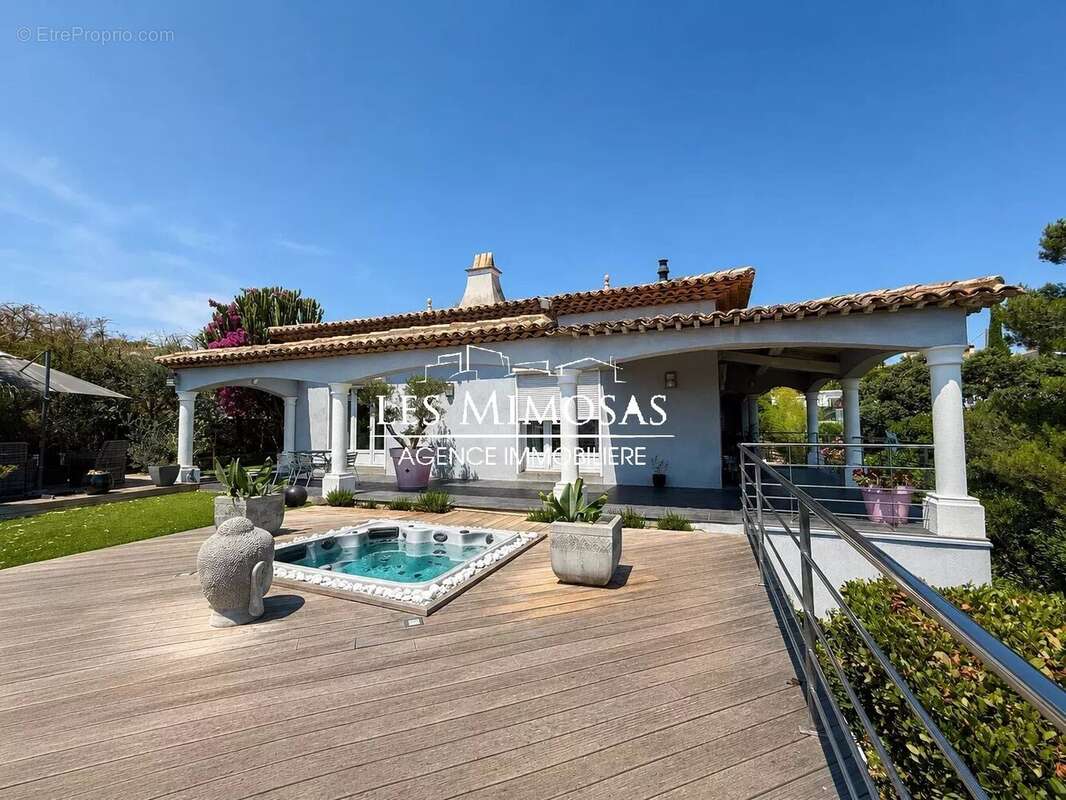 Maison à FREJUS