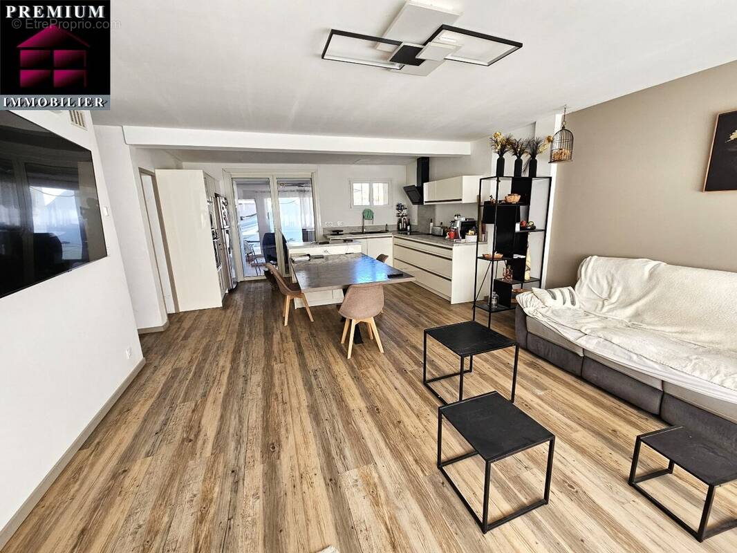 Maison à SAINT-ESTEVE